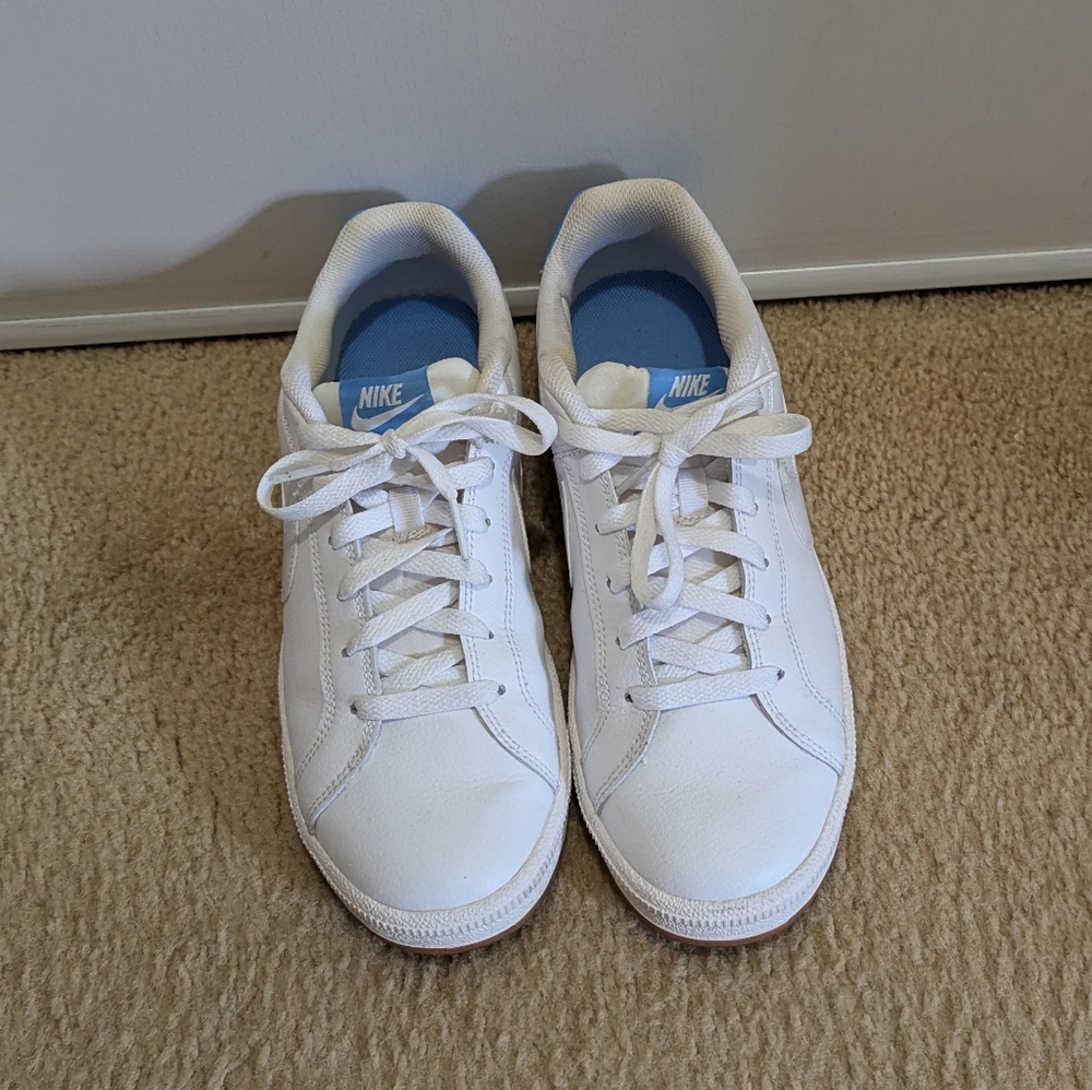 Like New Women's Nike Court Royal Sneakers size 10